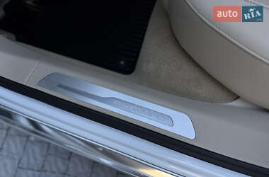 Седан Audi A8 2015 в 