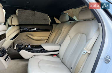 Седан Audi A8 2015 в 