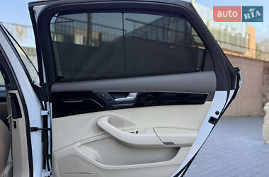Седан Audi A8 2015 в 