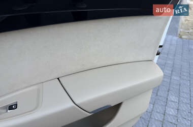 Седан Audi A8 2015 в 