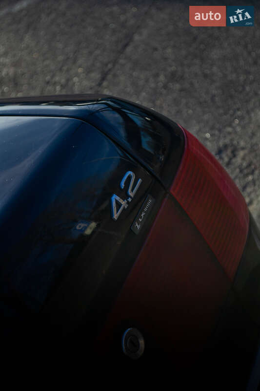 Седан Audi A8 2000 в Киеве