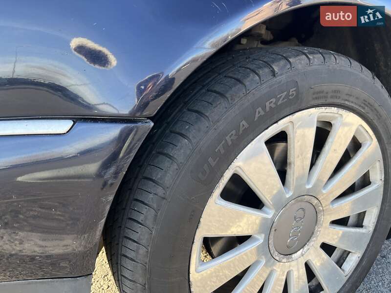 Седан Audi A8 2000 в Киеве