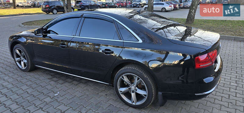 Седан Audi A8 2010 в Черновцах