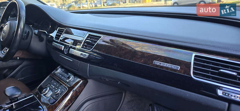 Седан Audi A8 2010 в Черновцах