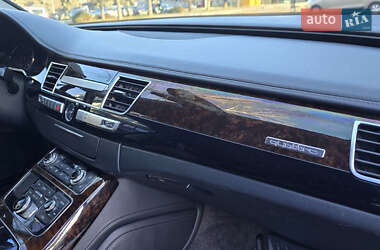 Седан Audi A8 2010 в 