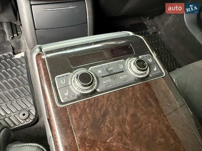 Седан Audi A8 2012 в Днепре
