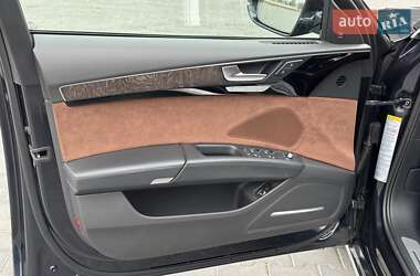 Седан Audi A8 2015 в 