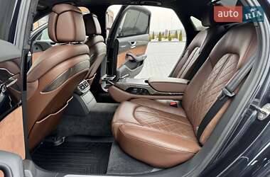 Седан Audi A8 2015 в 