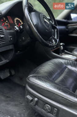 Седан Audi A8 2000 в 