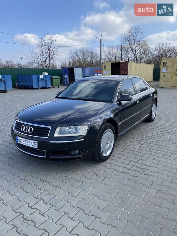 Седан Audi A8 2004 в 