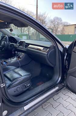 Седан Audi A8 2004 в 