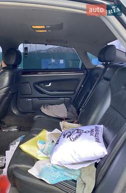Седан Audi A8 2004 в 