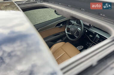 Седан Audi A8 2018 в 