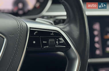 Седан Audi A8 2018 в 