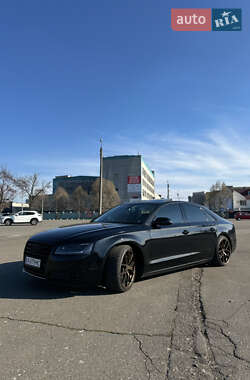 Седан Audi A8 2015 в 