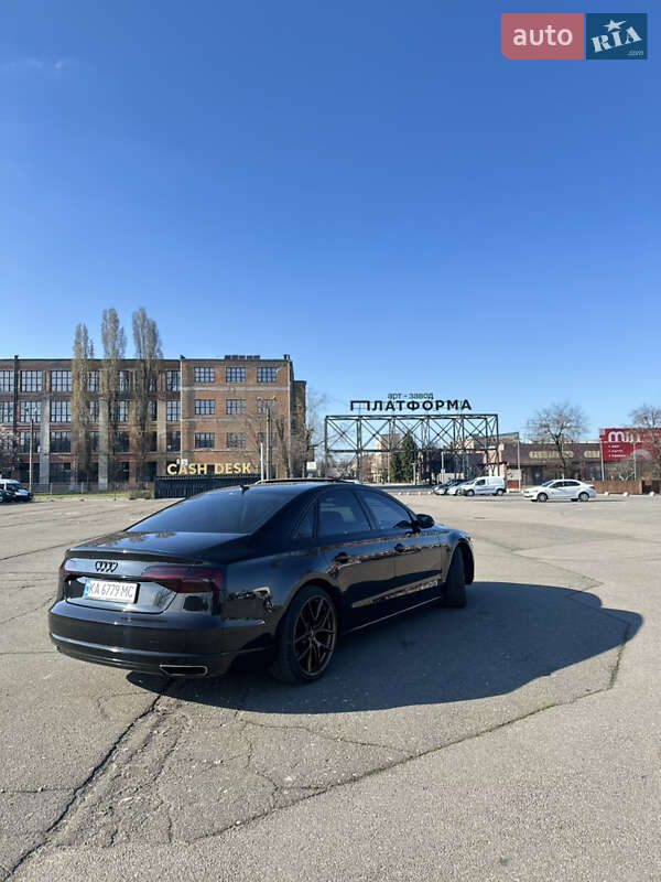 Седан Audi A8 2015 в Киеве