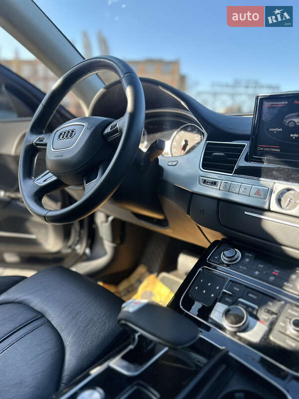 Седан Audi A8 2015 в Киеве