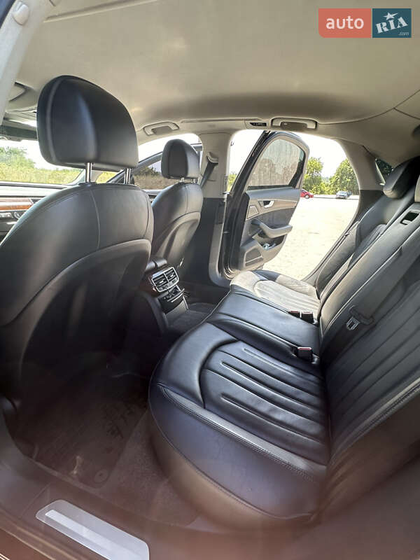 Седан Audi A8 2011 в Запоріжжі