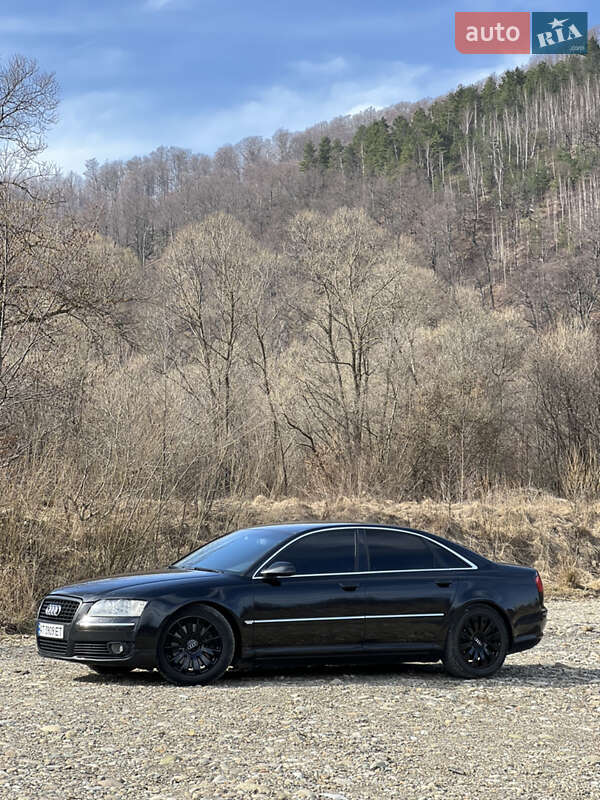 Седан Audi A8 2006 в Выгоде