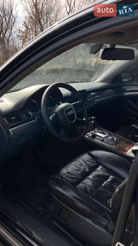 Седан Audi A8 2006 в Выгоде