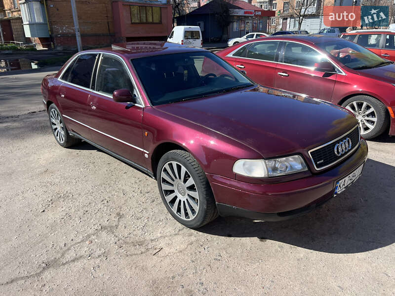 Седан Audi A8 1994 в Прилуках