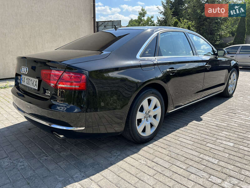 Седан Audi A8 2012 в Львове