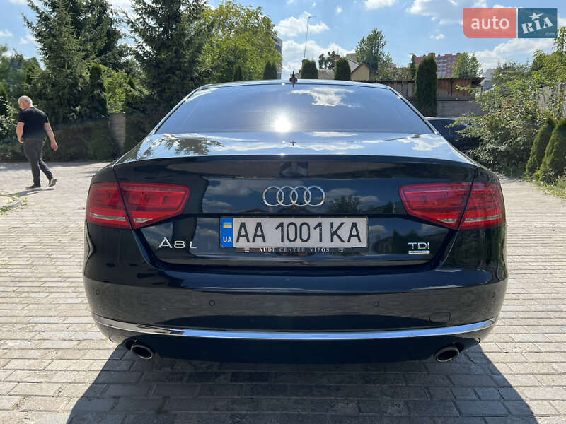 Седан Audi A8 2012 в Львове