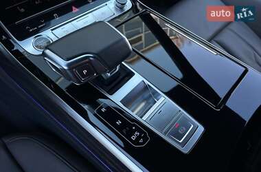 Седан Audi A8 2021 в 