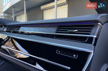 Седан Audi A8 2021 в 