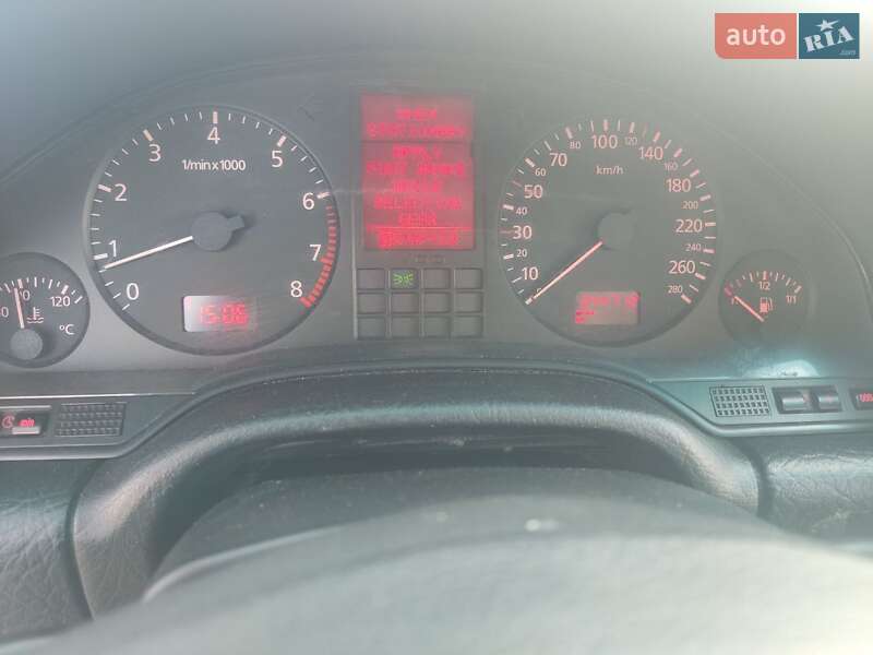 Седан Audi A8 1998 в Киеве