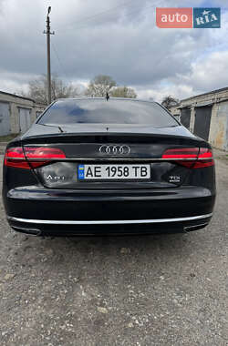 Седан Audi A8 2017 в 
