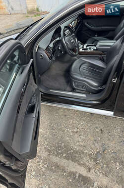 Седан Audi A8 2017 в 
