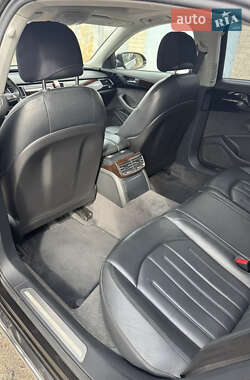 Седан Audi A8 2017 в 
