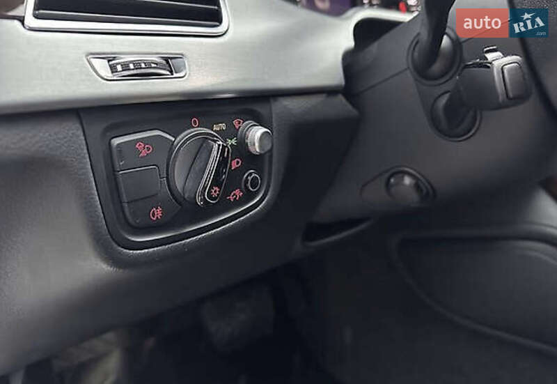 Седан Audi A8 2014 в Одессе