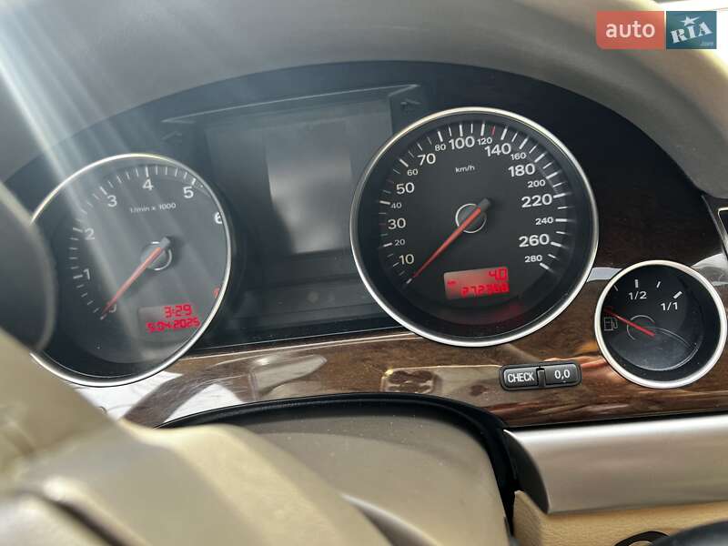 Седан Audi A8 2006 в Копычинце