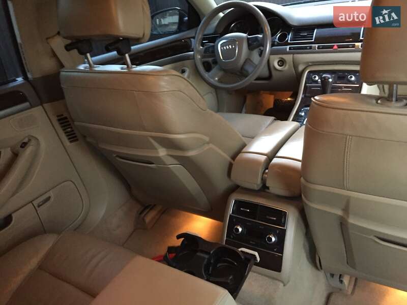Седан Audi A8 2006 в Копычинце