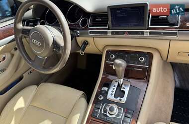 Седан Audi A8 2004 в 