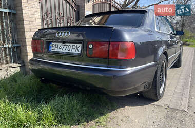 Седан Audi A8 2000 в 