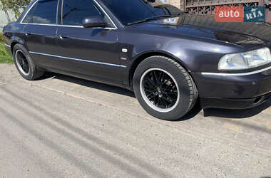 Седан Audi A8 2000 в 