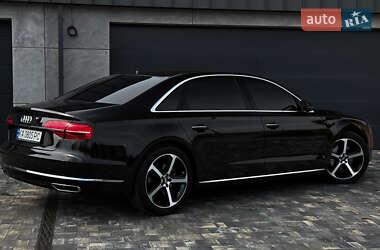 Седан Audi A8 2017 в 