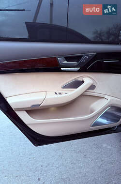 Седан Audi A8 2011 в 