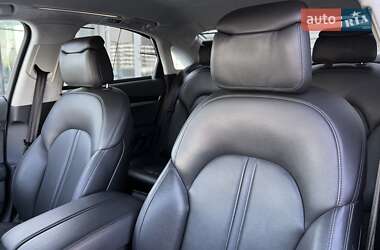 Седан Audi A8 2011 в 