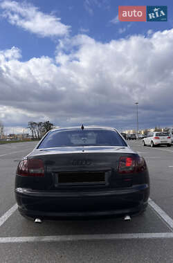 Седан Audi A8 2004 в 