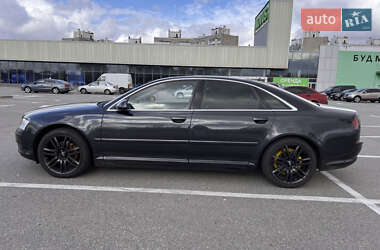 Седан Audi A8 2004 в 