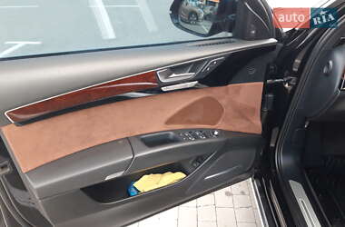 Седан Audi A8 2011 в 