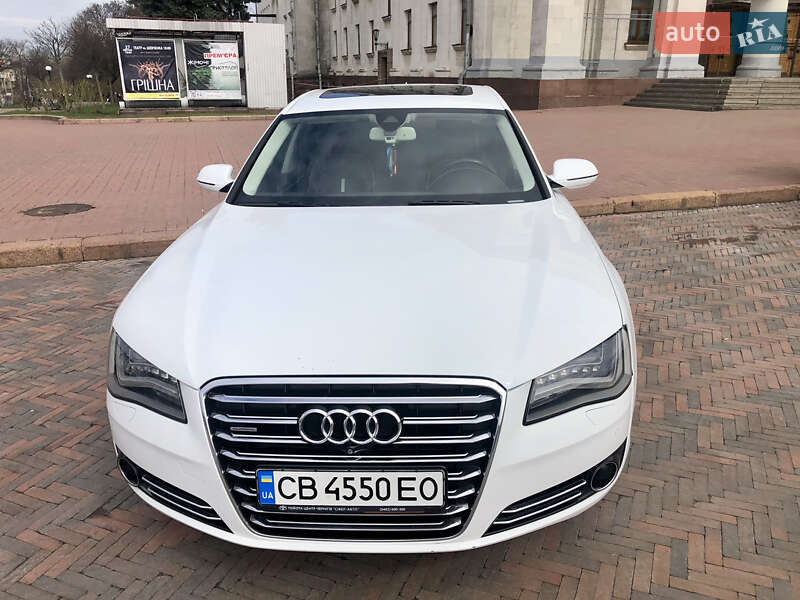 Седан Audi A8 2012 в 