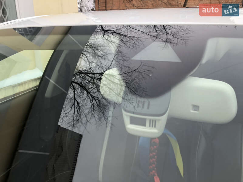 Седан Audi A8 2012 в Києві