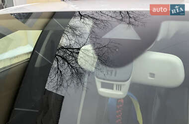 Седан Audi A8 2012 в 