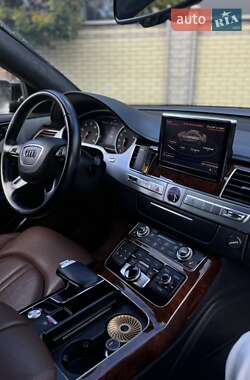 Седан Audi A8 2012 в 