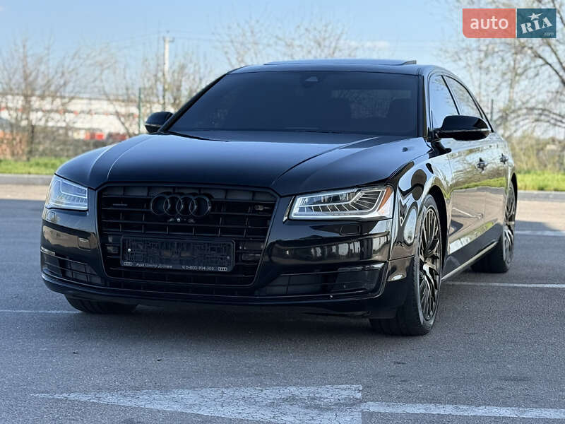 Седан Audi A8 2015 в 